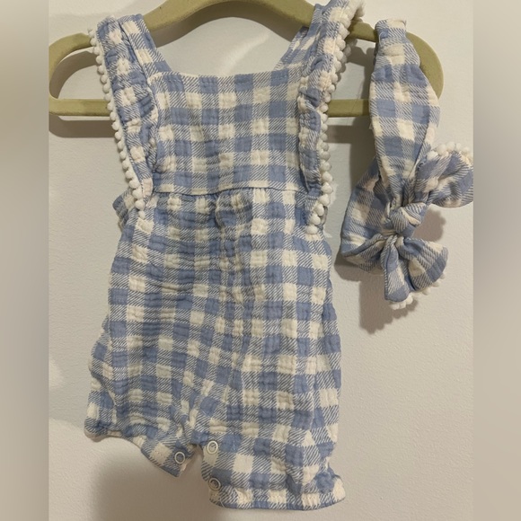 Emily and Oliver 0-3 Romper and Matching Bow - Picture 5 of 5